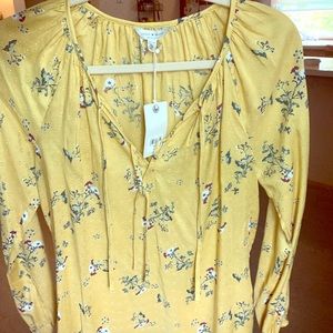 Lucky Brand yellow flower XS